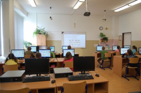 to je naša šepkacia miestnosť :-) aj muchu by ste počuli, keď my tvoríme :-)